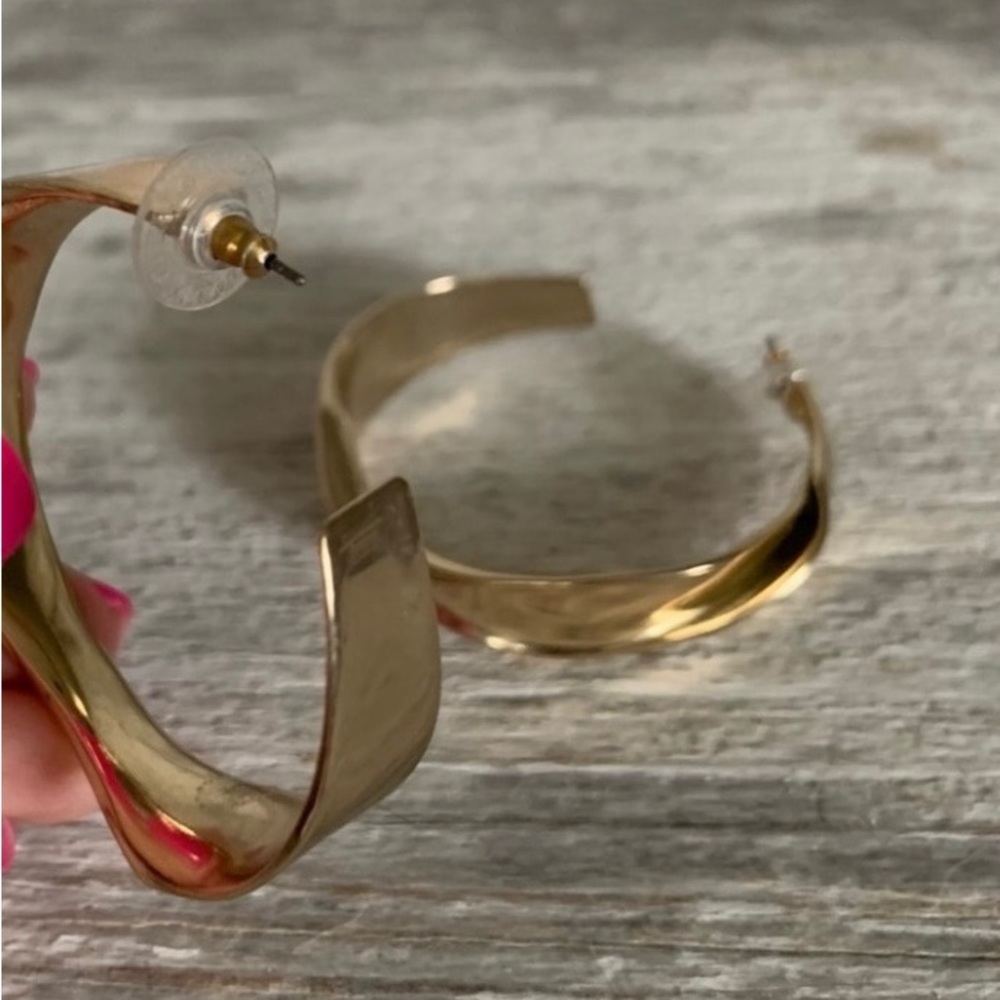 Stella and Dot Gold Twist Hoops